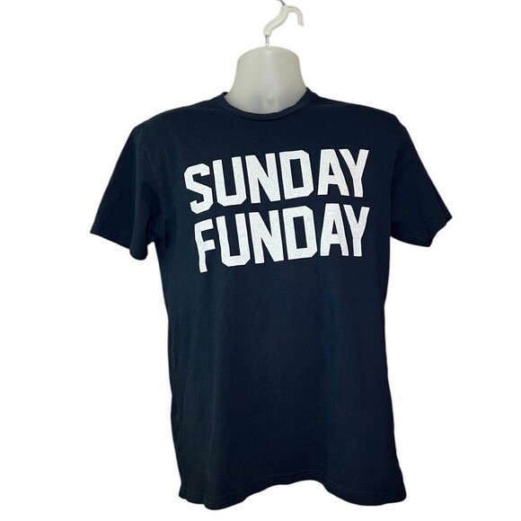 Sunday Funday Men's Size Medium Riot Society Graphic Short Sleeve Tee Shirt - Picture 1 of 3